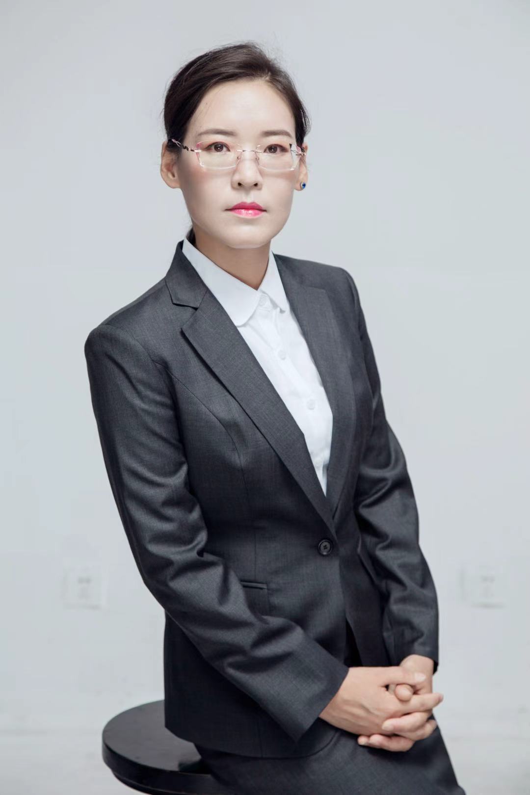 当一份建筑承包合同中的付款拖延引发连锁破产危机的那段煎熬日子：从小老板到法律维权者的心路历程与法庭较量